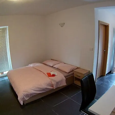 Apartma Jernej 아파트